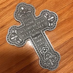 Beautiful Quality Ornate Metal Cross Piece of Art Home Decoration